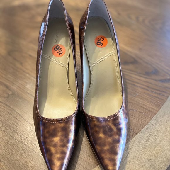 Tahari Calypso Tortoise Shell Heel Size 9.5 - Picture 8 of 10